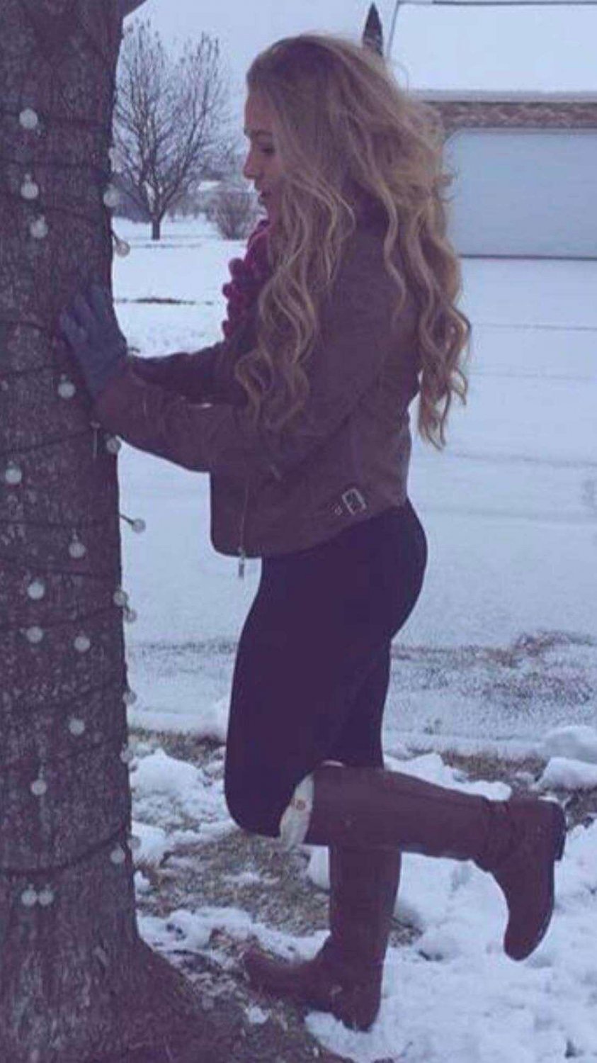 White girl with fat ass exposed #fZpD3LwK