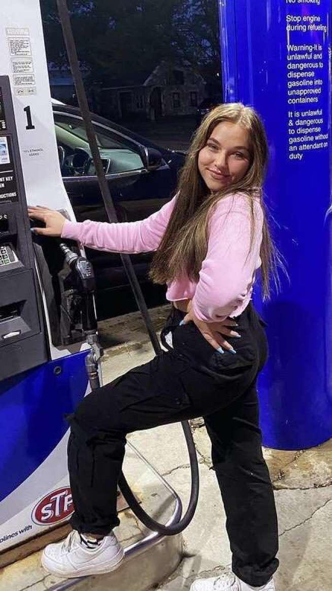 White girl with fat ass exposed #qBi6iOeJ