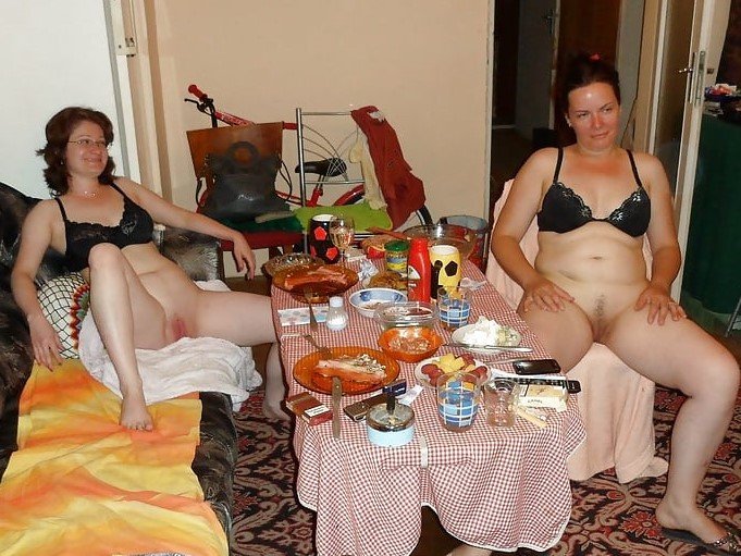 Bulgarian amateur and her friends #Aaavk4JU