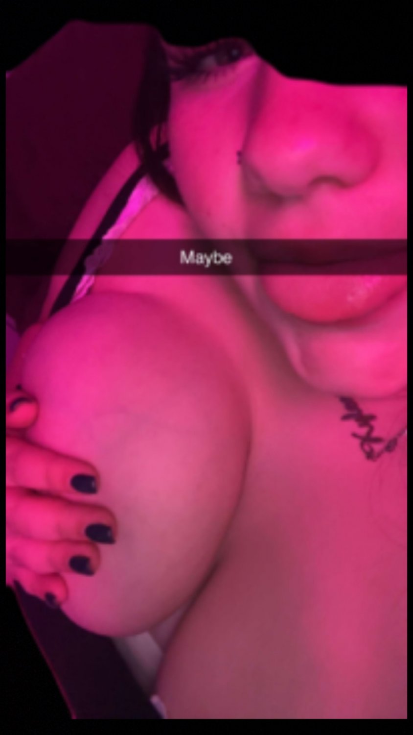 Big Tit 18 Year Old Slut Leaked Snapchat Nudes Flashing - EroMe